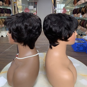 Explora Nuestra Gama de Pelucas de Cabello Humano Baratas, Hechas a Máquina, Sin Encaje, en una Variedad de Colores y con Cautivadores Patrones de Rizos - Product Image 3