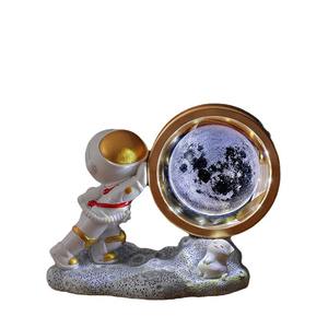 Lámpara Nocturna de Astronauta, Bola de Cristal Tallada en 3D, Adorno de Mesa, Decoración de Dormitorio, USB, con Luz - Product Image 1