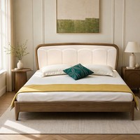 Großhandelsangebot: Luxuriöses Doppelbett aus Raffiniertem Italienischem Massivholz mit Lackfinish und Polsterung für Hotel, Villa und Hauptschlafzimmer
