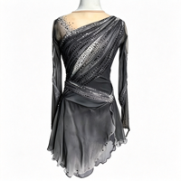 Robe de performance en mousseline irrégulière, dégradé noir-gris, asymétrique à une épaule, froncée, avec strass et dos en V profond, pour patinage artistique