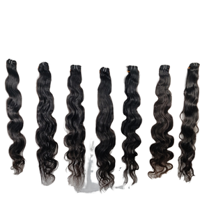 Extensions de cheveux humains naturels vierges non traités, ondulés, alignés sur les cuticules, provenant de temples indiens - Product Image 1
