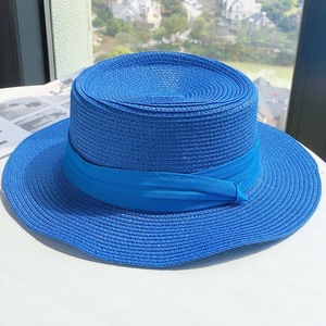 Nouveau style printemps-été : <span class=keywords><strong>Chapeau</strong></span> de soleil à dessus plat et large bord, <span class=keywords><strong>chapeau</strong></span> de <span class=keywords><strong>paille</strong></span> rond tendance pour femme avec accessoires - Product Image 4