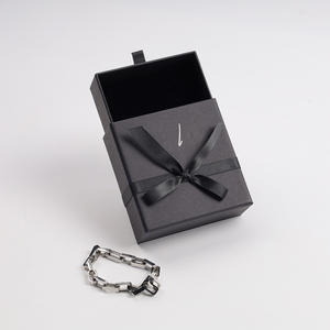 Boîte à bijoux en gros à <span class=keywords><strong>prix</strong></span> d'usine personnalisé, logo sur l'anneau, pas cher, Chine, <span class=keywords><strong>Swarovski</strong></span> rose, livraison - Product Image 2