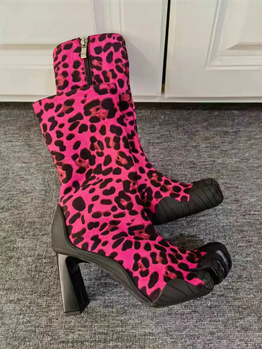 Red leopard print