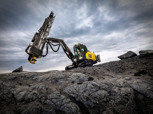 เครื่องเจาะหินไฮดรอลิกแบบเปิด Epiroc SmartROC T40 พร้อมเครื่องยนต์ รับประกัน 1 ปี กำลังไฟ 24V - เครื่องจักรอุตสาหกรรม - Product Image 5