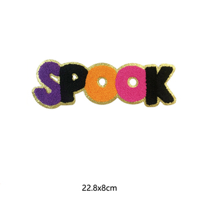 Parches de Halloween de chenilla grande con letras bordadas de hierro con purpurina dorada para bolsas de ropa - Product Image 4