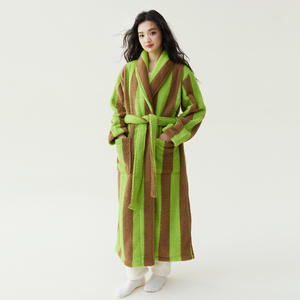 Vêtements de nuit d'hiver unisexes en polaire <span class=keywords><strong>Peignoir</strong></span> super absorbant à rayures en plusieurs couleurs - Product Image 4