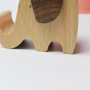 Custom Creative wooden cartoon shape puppy Deer Pony mobile phone stand desktop wooden handicraft stabilized wood