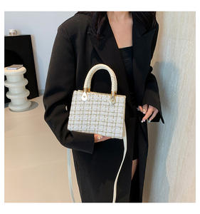 Nouveau sac à main en laine pour femme, tendance printemps-été, sac bandoulière polyvalent, petit sac à main - Product Image 3