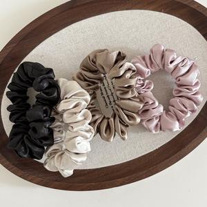 Nouvel arrivage <span class=keywords><strong>de</strong></span> chouchous élastiques pour femmes 7cm petit satin plissé petit grand chouchous haut élastique corde à nouer <span class=keywords><strong>queue</strong></span> <span class=keywords><strong>de</strong></span> <span class=keywords><strong>cheval</strong></span> - Product Image 5