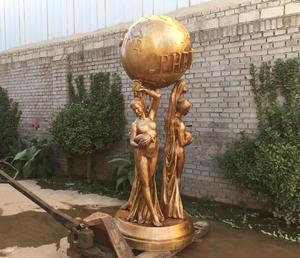 Statua in Bronzo a Grandezza Naturale '<span class=keywords><strong>Il</strong></span> <span class=keywords><strong>Mondo</strong></span> È <span class=keywords><strong>Tuo</strong></span>', Scultura per Decorazione Giardino, Arte da Esterno Famosa in Vendita - Product Image 4