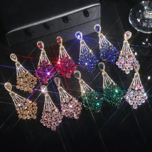 Pendientes de botón de cristal de colores con diamantes de imitación, estilo europeo americano, accesorios de oreja exagerados, pendientes de moda para espectáculos de bikini - Product Image 2