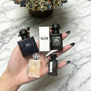 Vendita Diretta dalla Fabbrica, Profumo in Versione Q, Campione di Profumo Unisex Neutro Molto Richiesto, Bestseller per Trasmissioni in Diretta - Product Image 2