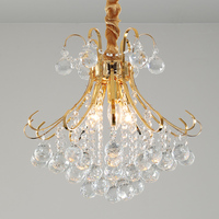 Lustre doré en cristal au design moderne, produit de luxe, éclairage d'intérieur, luminaire décoratif de plafond, idéal pour un salon
