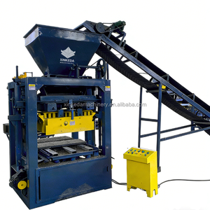 Macchina per Blocchi QT4-26, Attrezzatura per Mattoni in Cemento a Basso Investimento e Alto Profitto - Product Image 2