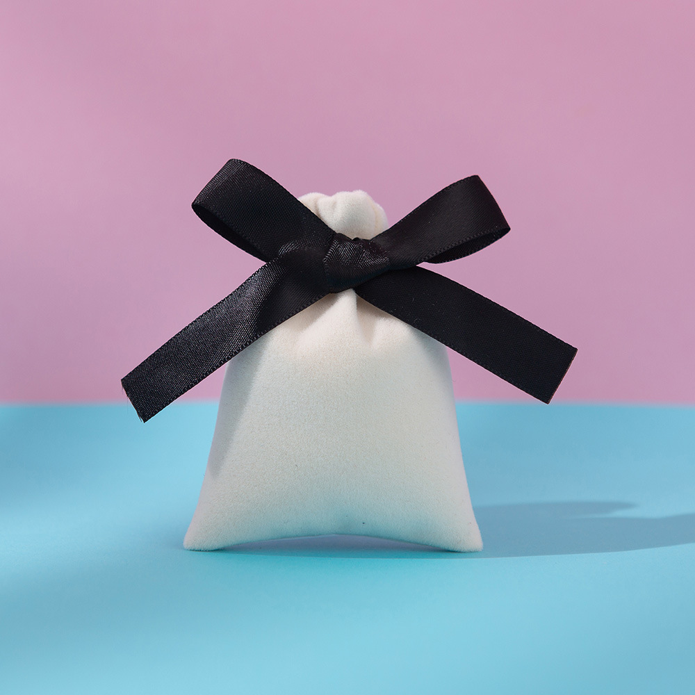 ruban blanc noir