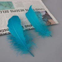 Großhandel Neueste Natürlich Gefärbte 14-20cm Gänsefedern für Hochzeitsdekoration und Damenaccessoires