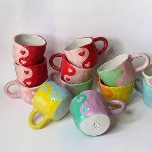 Tazza di caffè in ceramica a forma di cuore nordico personalizzata tazza con logo personalizzata per le vacanze in porcellana