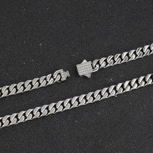 สร้อยคอคิวบันฮิปฮอปผู้ชายแบบปรับได้ สแตนเลสสีเงิน ประดับเพชรซิร์คอนแบบไมโครเซ็ต - Product Image 4