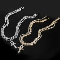 Collier Pendentif Croix Hip Hop Plaqué Or et Argent avec Zircons Cubiques, Style Bling Doré pour Rappeurs, Vente en Gros