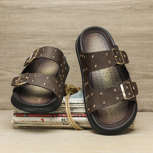 Sandalias Negras de PVC con Hebillas y Tachuelas Doradas, Punta Abierta, Suela de Goma Antideslizante, Zapatos de Verano para Hombre - Product Image 5