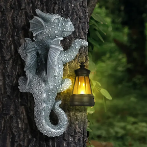Lampe suspendue en résine de dragon gris mignon - Peinte à la main avec une texture réaliste, thème de jardinage en plein air, objet décoratif de conte de fées - Product Image 2