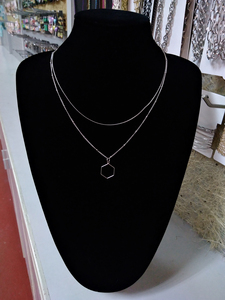 Pendentif géométrique haut de gamme à double couche de style léger et de luxe avec collier à chaîne de clavicule pour femmes - Product Image 5