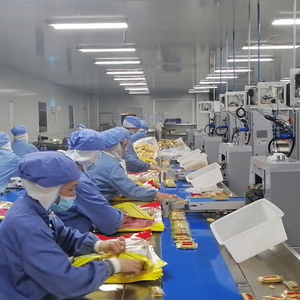 Giá tốt nhất cho Lava tam giác giòn Snack OEM/ODM Dịch vụ thiết kế miễn phí Hỗ trợ sô cô la đen sữa Flavor cuộn đường bánh quy - Product Image 1