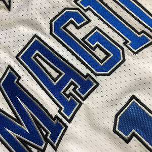 Venta al por mayor de camisetas de baloncesto Maddie Vintage de secado rápido de malla bordada transpirable y características impresas de talla grande - Product Image 3