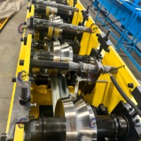Ligne de production entièrement automatique de rayonnages métalliques personnalisés, équipement de formage pour entrepôt, machine de profilage à froid