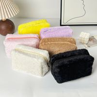 Tas Kosmetik Wanita Murah Warna Pink, Bahan Plush Lucu, Tebal, dan Lembut, untuk Penyimpanan Makeup, Tas Makeup Travel, Dompet Koin