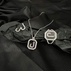 HIBRIDE新しいパーソナライズされたアラビア文字ネックレスイヤリングとリング3ピースセットキュービックジルコニアジュエリーセットドバイ女性N-1316 - Product Image 1
