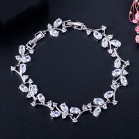 Gelang wanita berlapis emas 18K memicu mode pengantin berbentuk daun kristal zirkonia kubik putih