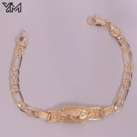 Pulsera de 14k con Estatuilla de la Virgen de Guadalupe, Cadena Figaro, Oro Laminado, Charm de Latón Esmaltado