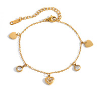 Bracelet hypoallergénique étanche plaqué or 18 carats avec breloques multiples et pendentif cœur en zircon délicat pour femme – Idéal comme cadeau