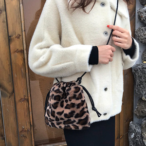 Plush Leopard Print Drawstring Crossbody Bag Mini Women's <b>Chest</b> Bag Vintage Style Portable Shoulder Bag - Product Image 2