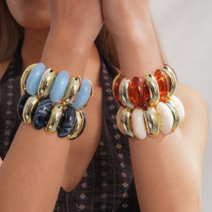 Brazalete de acrílico J con diseño geométrico ovalado y efecto difuminado, unisex, vintage, de nicho, de lujo, exagerado, joyería de mano para fiesta - Product Image 3