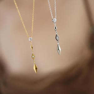 Collier en acier inoxydable plaqué or avec croix en zircon, élégante chaîne de clavicule, bijoux pour femmes - Product Image 3