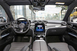 <span class=keywords><strong>Mercedes</strong></span>-<span class=keywords><strong>Benz</strong></span> C 260 2021 2.0T Turbo 4MATIC de <span class=keywords><strong>Segunda</strong></span> <span class=keywords><strong>Mano</strong></span> |   Volante a la Izquierda, Cuero Oscuro, R19 |   Sedán Anticorrosivo Recientemente Revisado - Product Image 4