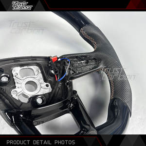 Volante de Fibra de Carbono Negro Brillante Personalizado para Audi Serie <span class=keywords><strong>Q</strong></span> S <span class=keywords><strong>RS</strong></span> 2016-2024 RS3 RS5 Q3 Q5 Q7 Q8 - Product Image 4