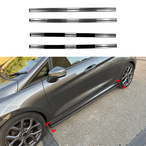 Ford Fiesta Mk8 St Line 2018 Jupes latérales Noir piano Texture fibre de carbone Kit carrosserie ABS Modification - Product Image 1