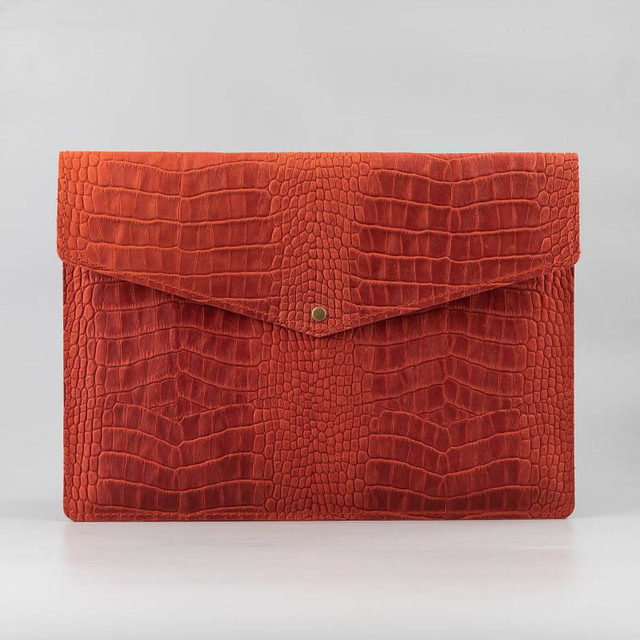 Crocodile-Embossed Leather Stamped Bags Crocodile Pattern on Cow Leather Genuine Leather Laptop Cases for Mac