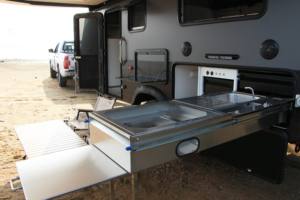 Chine <span class=keywords><strong>Camping</strong></span>-cars extérieur multifonctionnel confortable <span class=keywords><strong>camping</strong></span>-<span class=keywords><strong>car</strong></span> remorque en aluminium tout-terrain <span class=keywords><strong>Camping</strong></span> Rv remorque de voyage avec <span class=keywords><strong>douche</strong></span> - Product Image 6