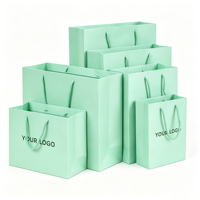 Sacs en papier personnalisés pour magasins de vêtements avec poignées pour cadeaux, shopping et souvenirs, sacs avec logo/sacs cadeaux avec logo/sacs avec logo personnalisé
