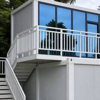 Maison préfabriquée à deux étages en acier, maison modulaire en conteneur extensible, villa de luxe pour les vacances avec balcon et façade en verre pour les centres de villégiature