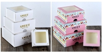 Emballages carrés pour donuts de 4 et 6 pouces avec logo personnalisé, en papier d'art, avec fenêtre transparente, gaufrage, pelliculage brillant, matériaux recyclés, vente en gros
