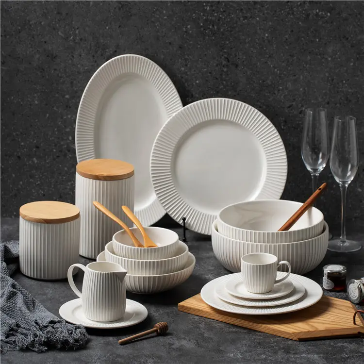 Conjunto de jantar de porcelana de luxo para casamento, utensílios de mesa de restaurante nórdico moderno por atacado, pratos de cerâmica brancos, conjuntos de louça