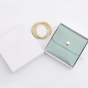 Bolsa de Almacenamiento de Joyas de Cuero PU Cuadrada Moderna con Logotipo Personalizado para Mujer, para Anillos, Aretes, Pulseras, Bolsas de Viaje - Product Image 5