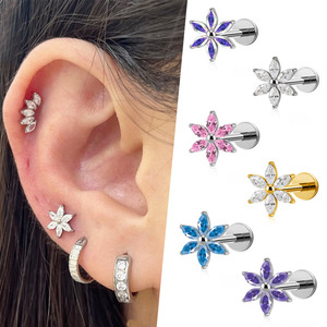 Bijoux <span class=keywords><strong>de</strong></span> corps <span class=keywords><strong>en</strong></span> titane personnalisés <span class=keywords><strong>en</strong></span> gros, boucles d'oreilles clous romantiques et tendance, unisexe, fleur plaquée or, zircon cubique, bijoux fins, cadeau - Product Image 1
