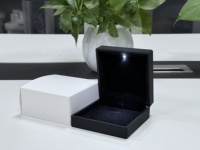 Boîte à bijoux LED en stock pour colliers et diamants, emballage de bijoux LED, vente en gros et au détail de boîtes à bijoux